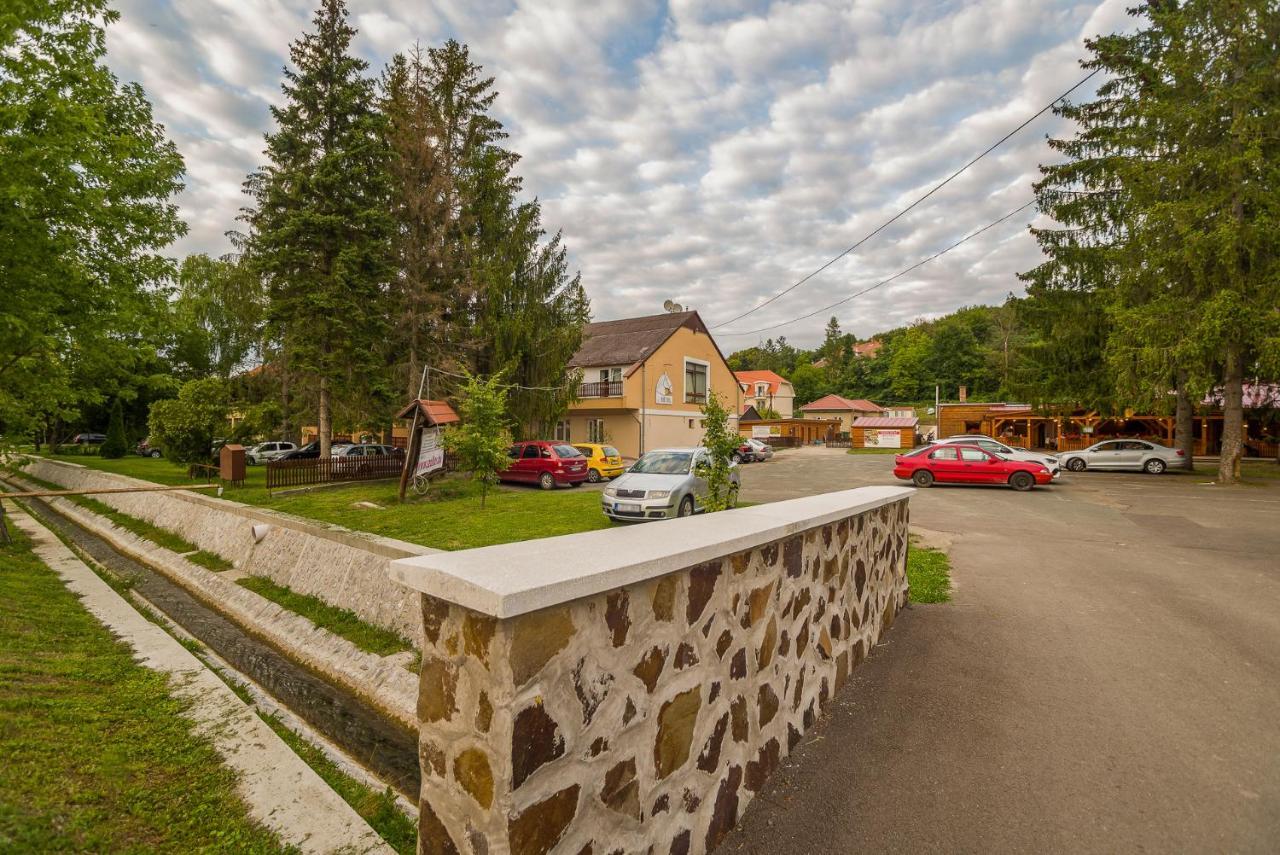 Lipicai Ifjusagi Szallo Szilvásvárad Zewnętrze zdjęcie